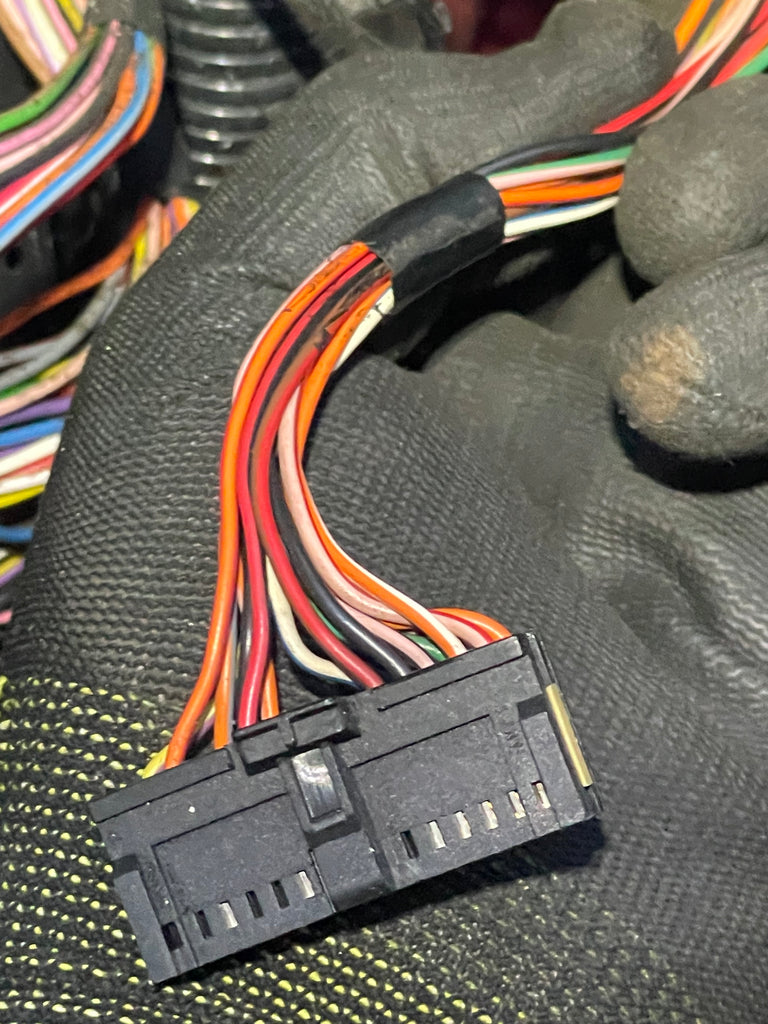 JAGUAR XJ40 Electrical connector plugs for Analogue Instrument Cluster ...