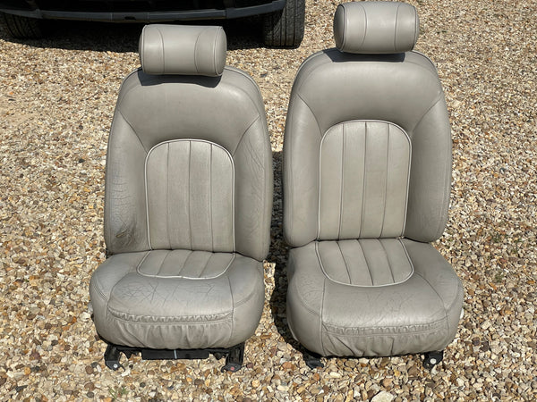 Daimler JAGUAR X300 X305  AGD OATMEAL Heated electric Leather Front Seats with Walnut Picnic Tables left & right