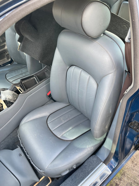 Daimler JAGUAR X300 JGT Regatta Blue Leather Front Seats Walnut Picnic Tables