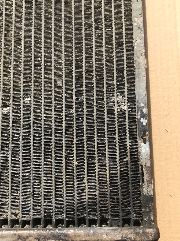 Jaguar XJ40 X300 radiator MNA4190DB – Black Cherry Jaguar