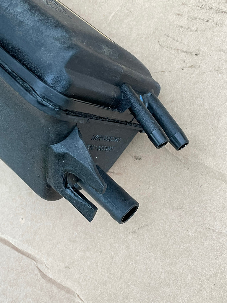 Daimler Jaguar XJ40 Power Steering Reservoir Bottle 9092 triple pipe Black Cherry Jaguar