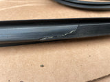 Jaguar XJ40 88-93 front screen rubber outer finisher seal